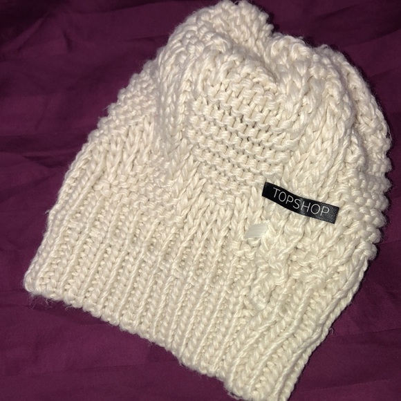Topshop Pom-Pom Beanie - Picture 4 of 4